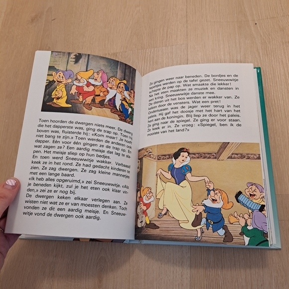 Walt Disney Fairytales 1990 In Dutch De Leukste Sprookjes en Verhalen Book - Picture 3 of 4